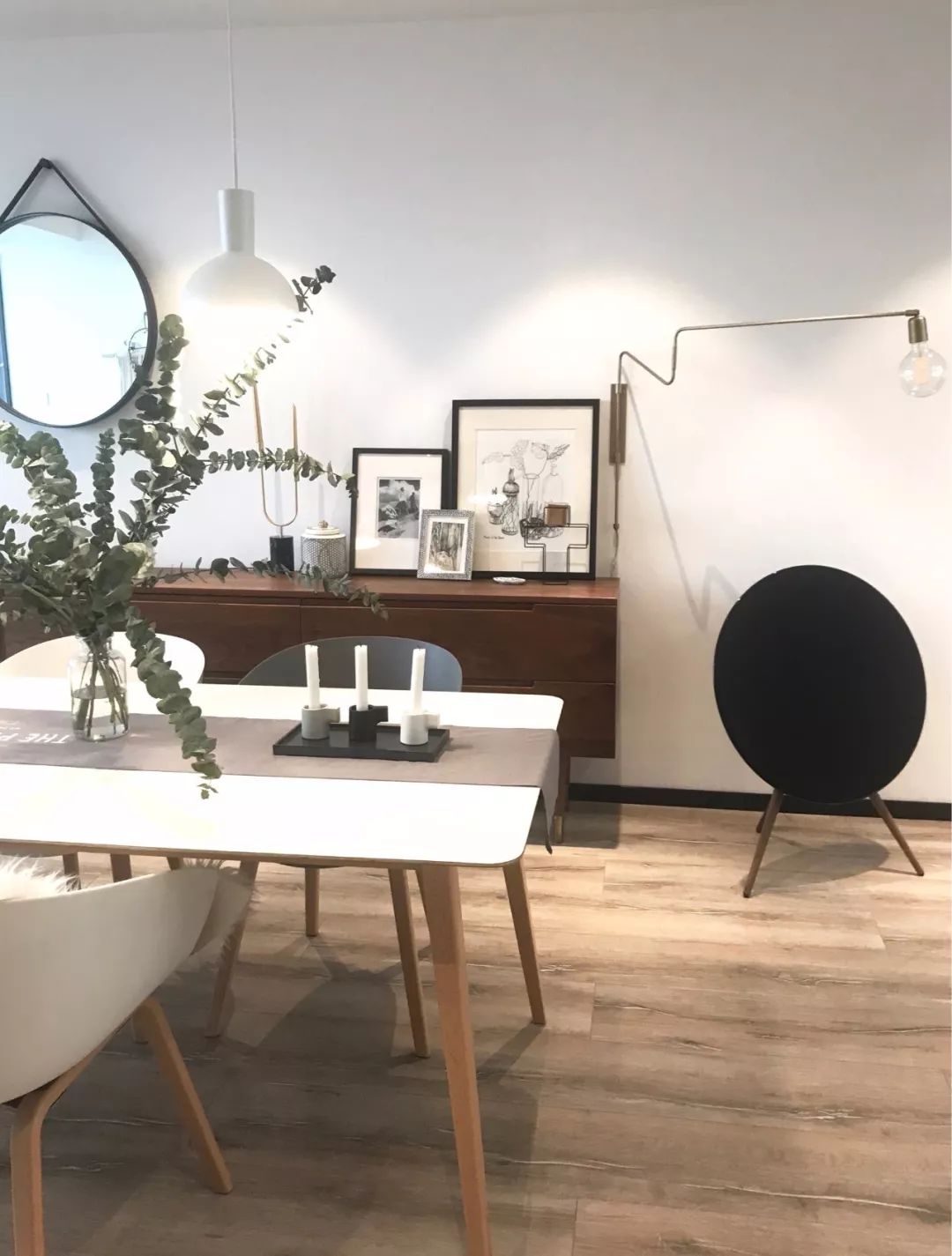 让用餐变得更有仪式感，餐厅的餐桌椅一定要选好