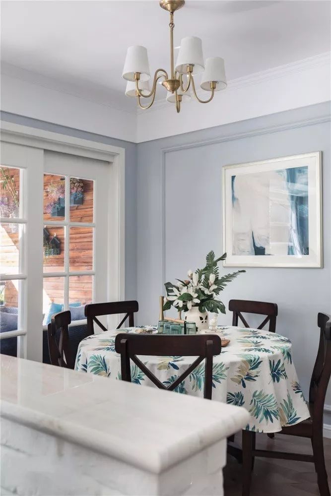 让用餐变得更有仪式感，餐厅的餐桌椅一定要选好